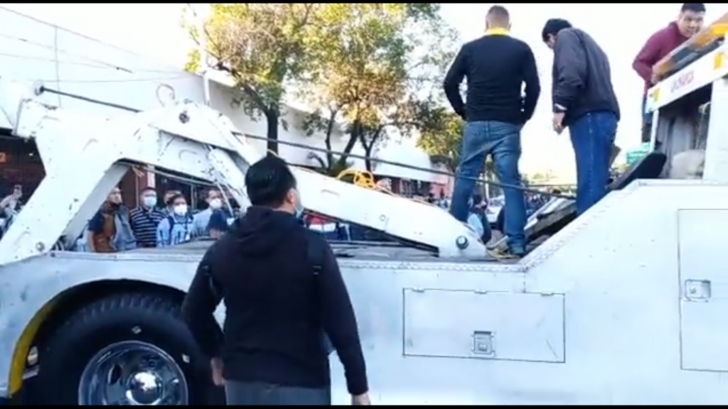 Revelan en video fuerte riña por bloqueos de trasportistas en la Ciudad de México