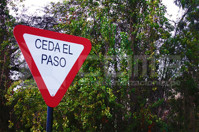 ceda el paso